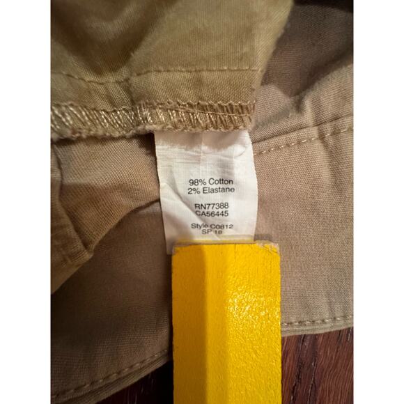 J Crew Chinos Ladies 6 Beige 9” Inseam Zip and Hook Closure Cotton and Elastane - Picture 8 of 8